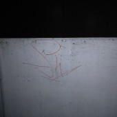 Ujęcie "graficiarza" na osiedlu Karpackim.